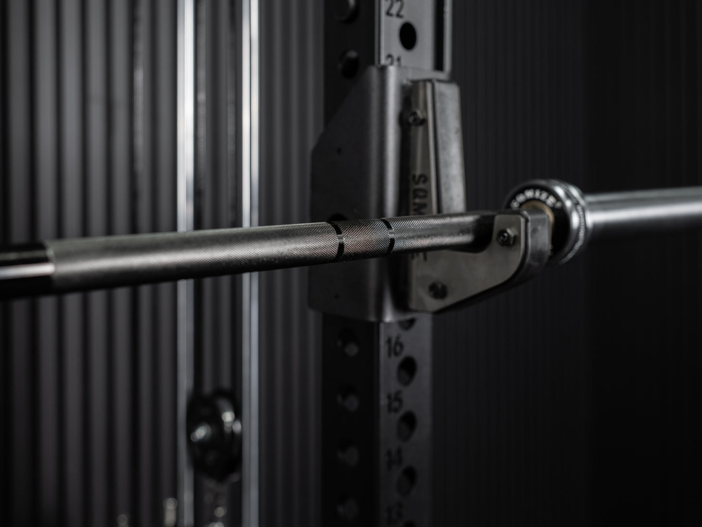 Bison Bar - 20kg Crosslifting® SQMIZE® ELITE CLUB OB86CRm-D Titanium Black