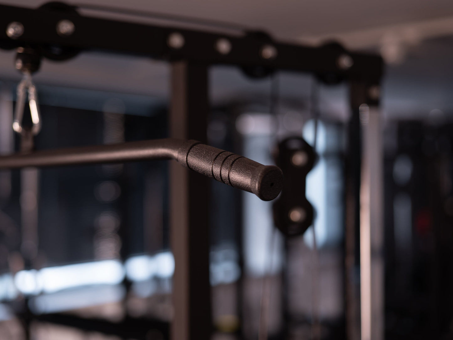 Latzugstation newfitness® FOX LINE LAT944 www.simpleproducts.at 