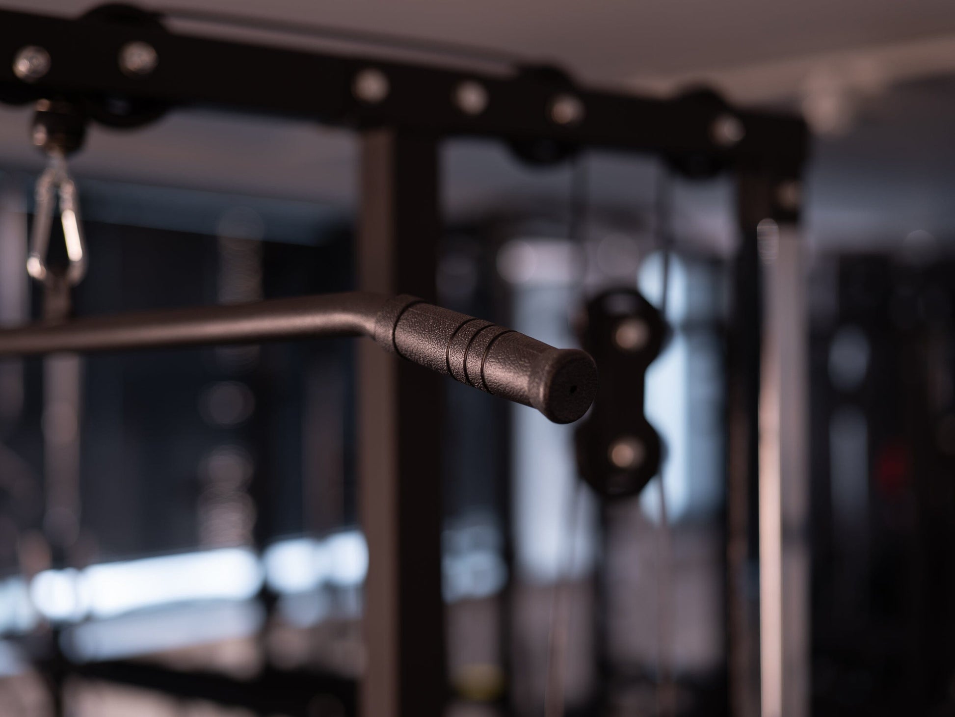 Latzugstation newfitness® FOX LINE LAT944 www.simpleproducts.at 