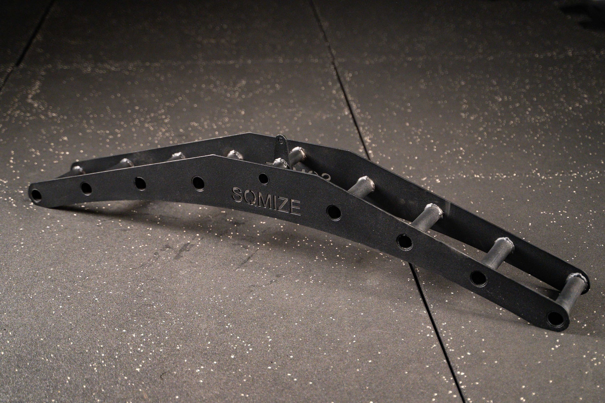 Monster Multi Lat Bar SQMIZE® MB600R, Länge 122 cm www.simpleproducts.at 