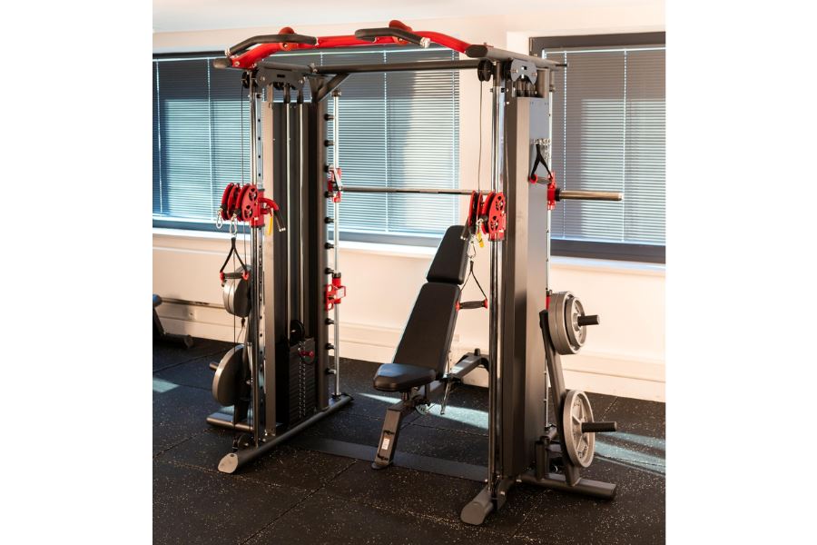 Smith Machine & Kabelzug: Multi Functional Gym SQMIZE® PREMIUM BISON SQ-S950 www.simpleproducts.at 